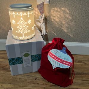 Scentsy Tinsel Wax Warmer and 5 Scentsy Wax Bars